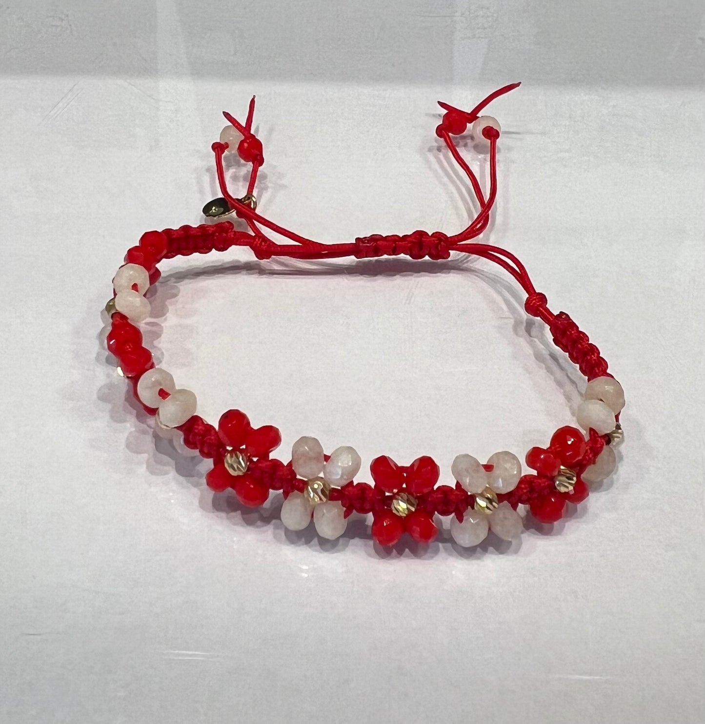 Red & White Flowers Braided Bracelet in 18K Gold